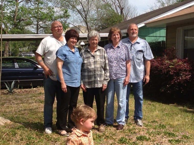 34998_3943853494874_2015763148_n