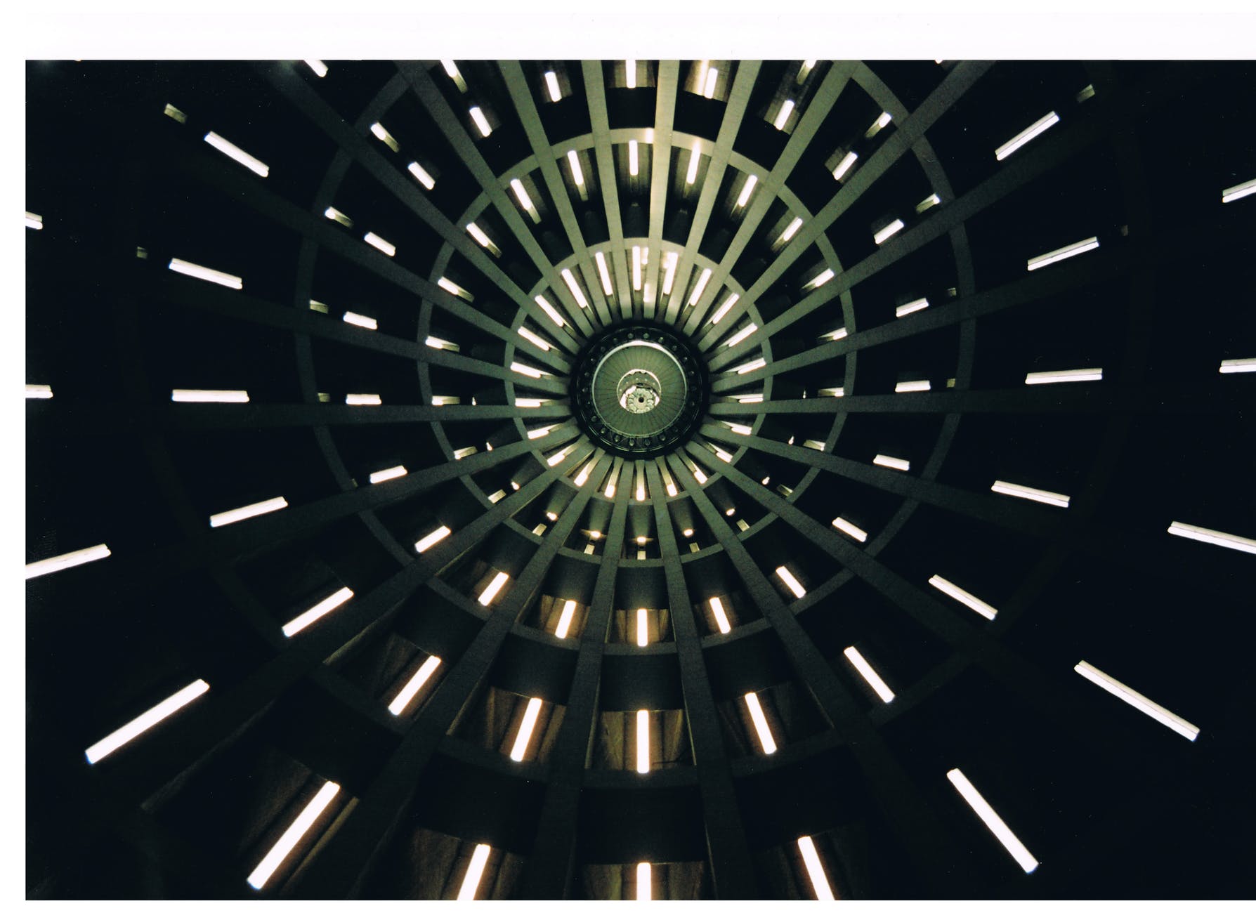 building dark lights perspective